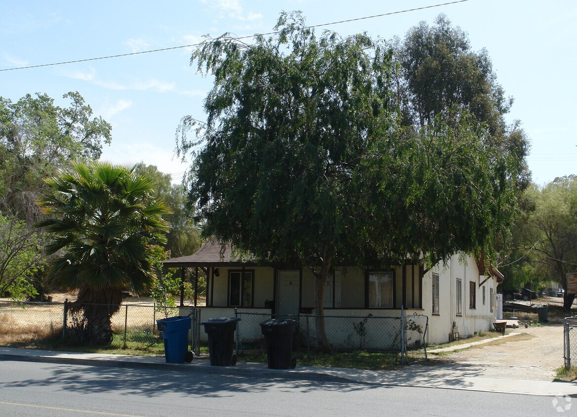 Building Photo - 260 N Main St