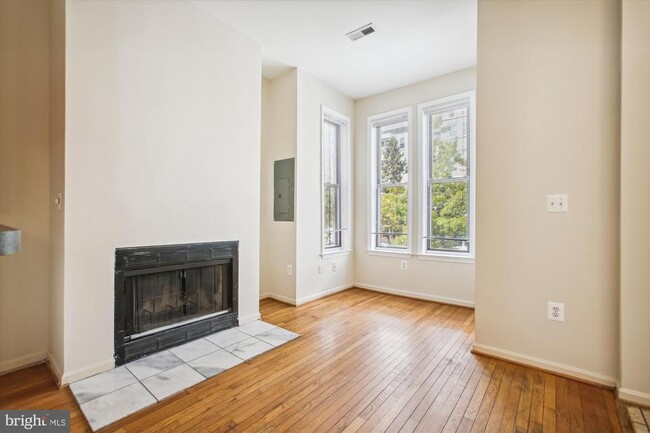 Building Photo - 2025 11th St NW
