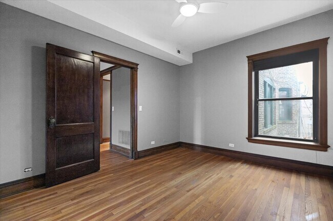 Foto del edificio - 4649 N Dover St