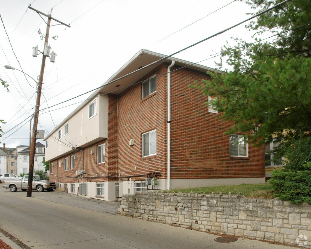Building Photo - 28 E 18th Ave