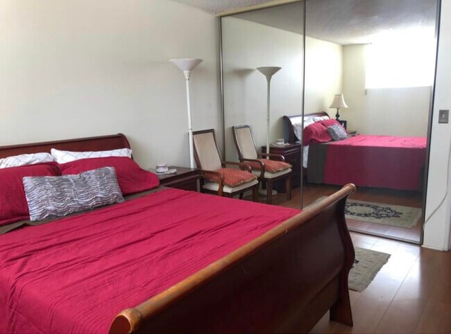 Foto del edificio - 303 N Swall Dr