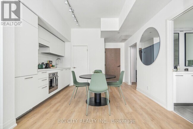 Building Photo - 36 Brentcliffe Rd