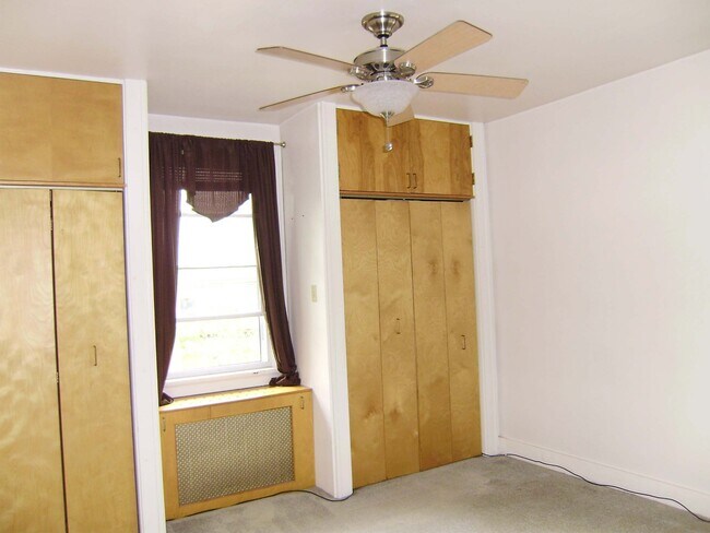 Foto del edificio - 5621 Woodmont St