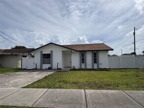 Building Photo - 17995 SW 105th Ave
