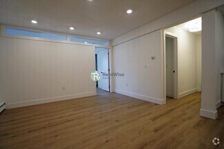 Building Photo - 745 E 6th St