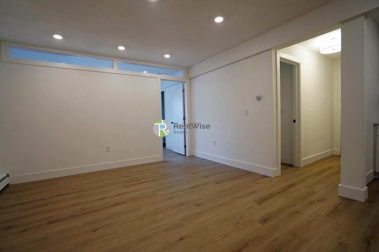 Primary Photo - 745 E 6th St