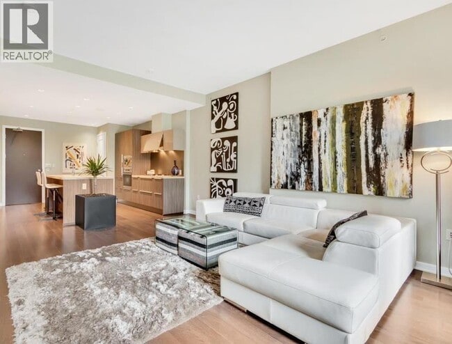 Photo du bâtiment - 1618 Columbia St