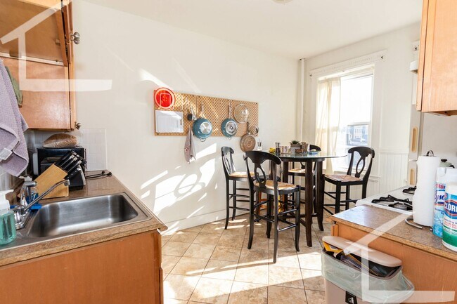 Foto del edificio - Great two bedroom in Packard's Corner