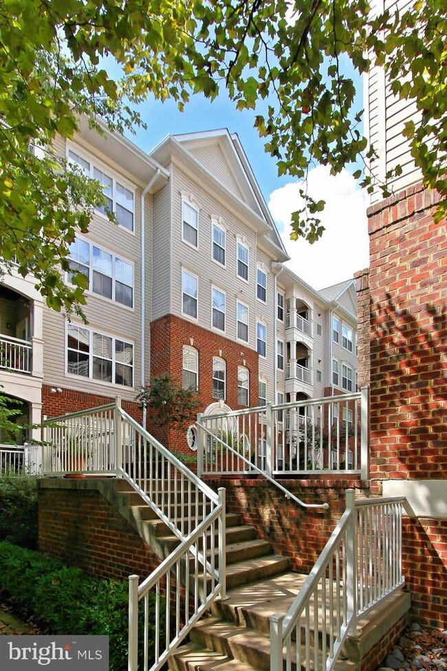 Building Photo - 5108 Donovan Dr