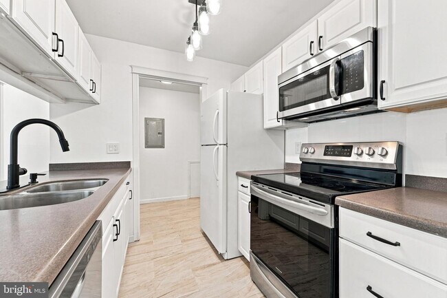 Foto del edificio - 903 Lindsey Ct