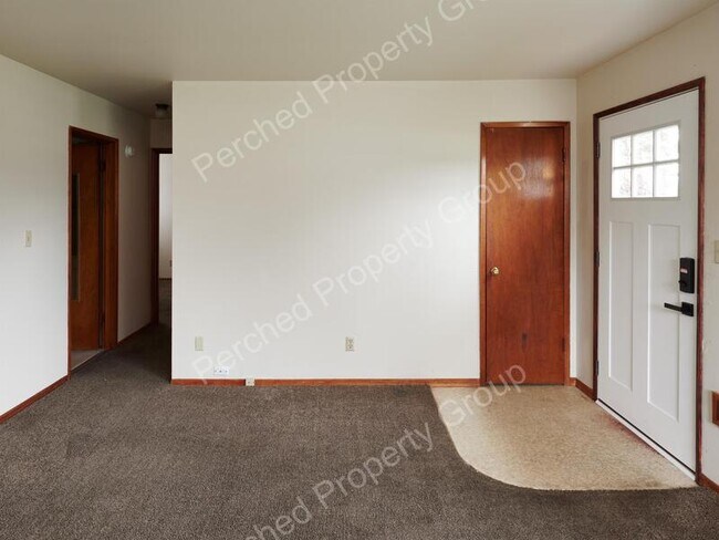 Building Photo - 8307 N Fowler Ave