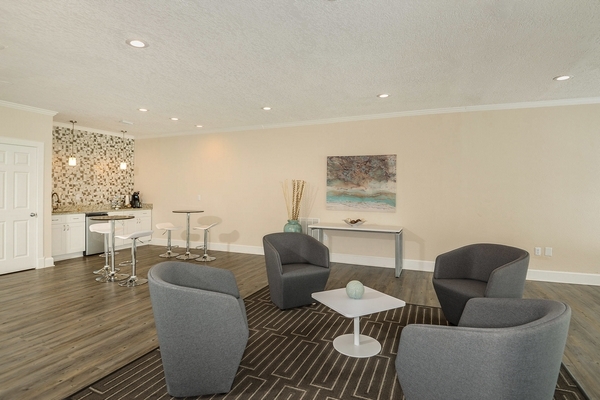 Community Lounge - Villas At Blue Cove Apartments