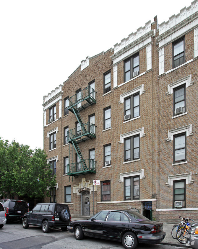 Primary Photo - 174 31st St