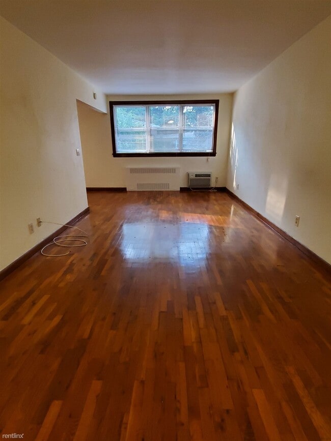 Building Photo - 2 br, 1 bath Condo - 11 Bedford Ave