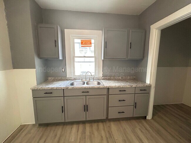 Foto del edificio - 951 Ferndale Ave