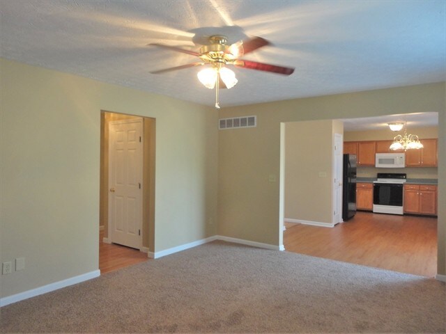 Building Photo - 12179 Huntergreen Drive