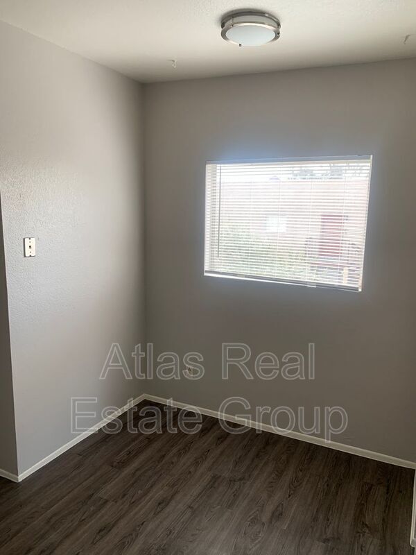 Foto del edificio - 2820 E Kathleen Rd