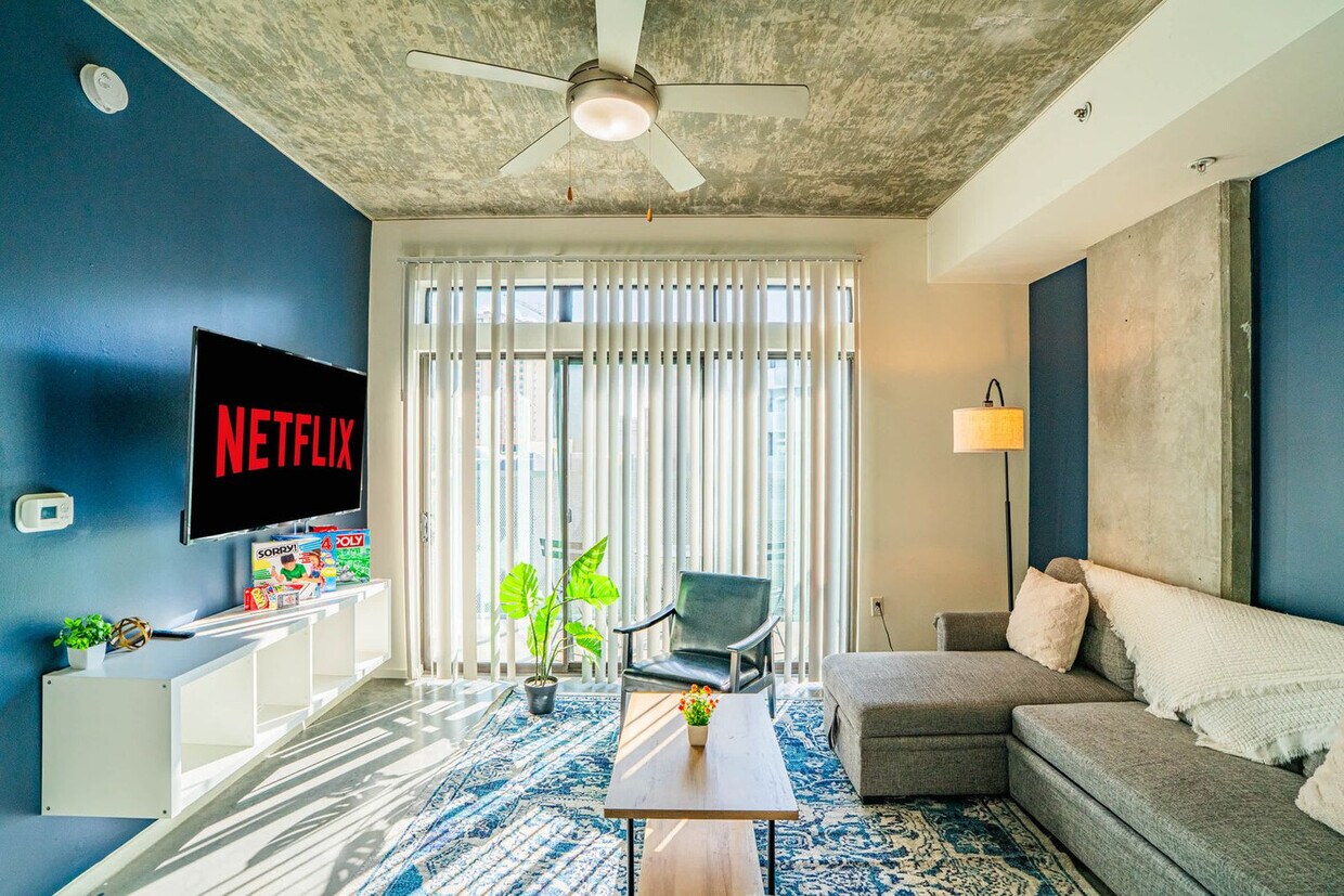 Foto principal - 333 E Roosevelt St
