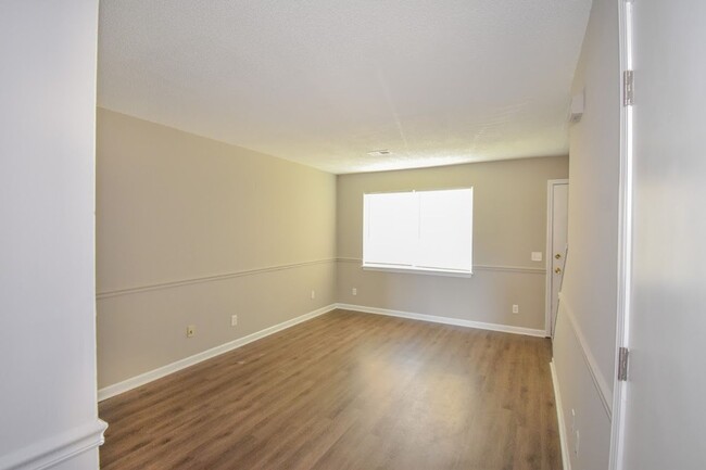 Building Photo - 4651 Ladson Rd