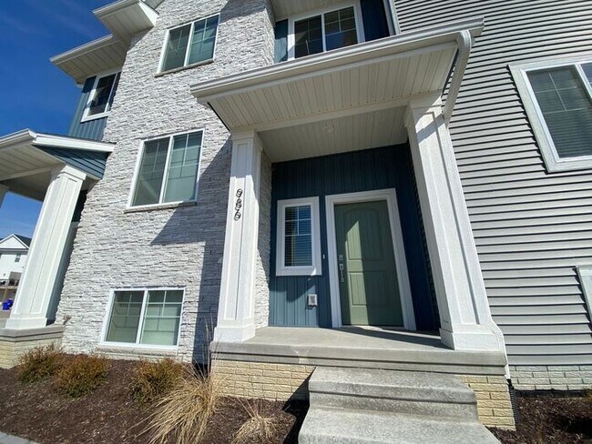 Foto del edificio - $2,350 | 3 Bedroom, 2.5 Bathroom Town Home | New Construction | No Pets | Sublease* | Available f...