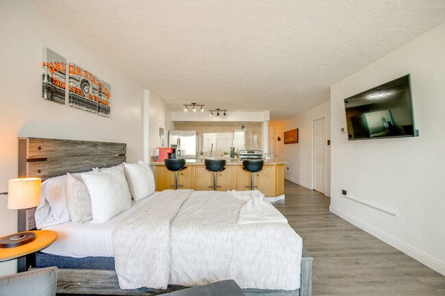 Building Photo - 1020 15th St