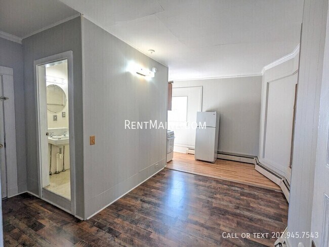 Foto del edificio - 99-101 Center St. Apt-1