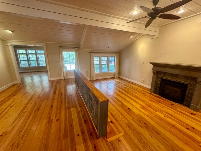 Building Photo - 511 Liberty St