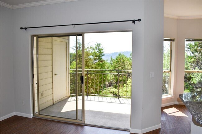 Building Photo - 6000-22 Shepherd Mountain Cove