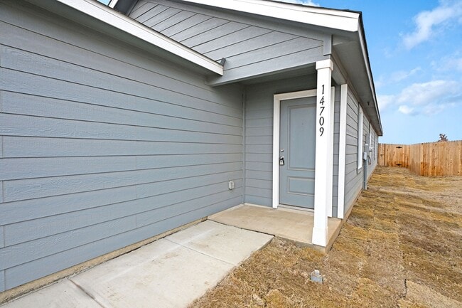 Building Photo - 14709 Mudstone St