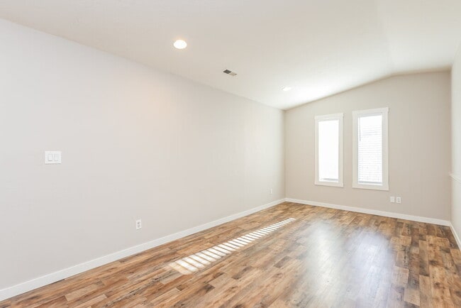 Building Photo - 3056 W 1010 N