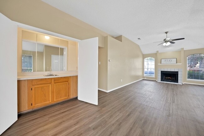 Building Photo - 4308 Elliott Oaks Dr