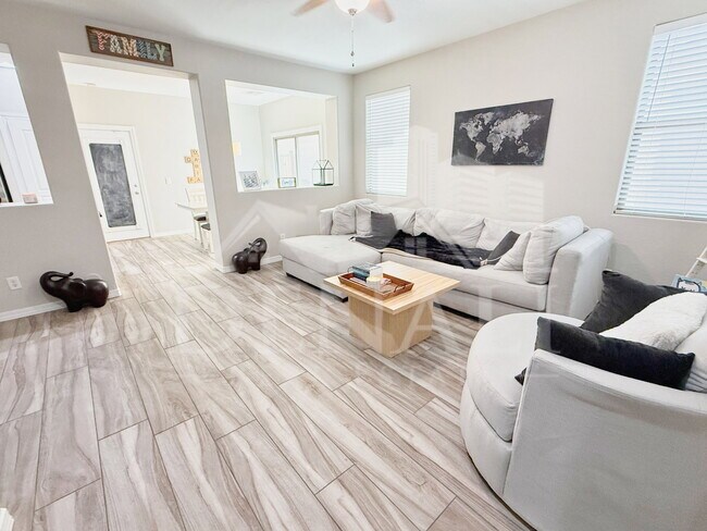Building Photo - 2855 S Key Biscayne Dr
