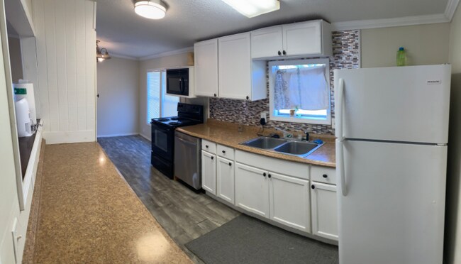 Foto del edificio - 15279 Floyd Holton Rd