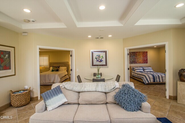 Building Photo - 5350 Seabreeze Way