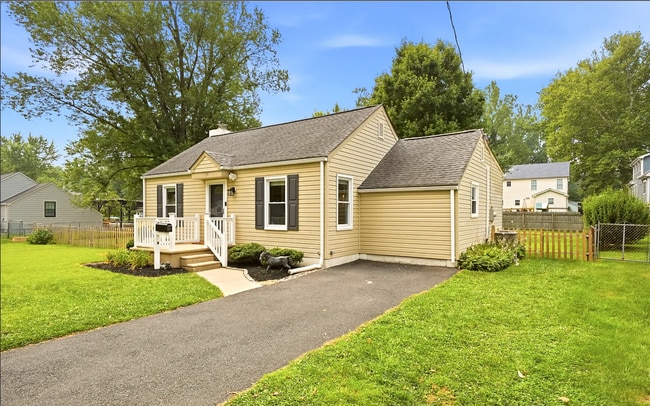 Building Photo - 135 Longshore Ave
