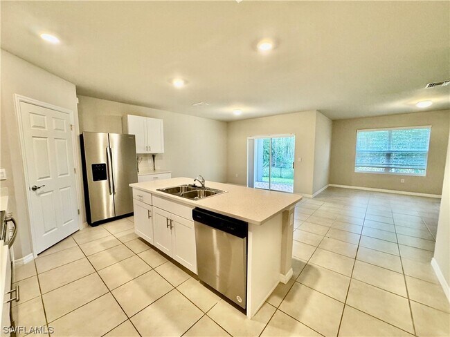 Building Photo - 18705 Spruce Dr W