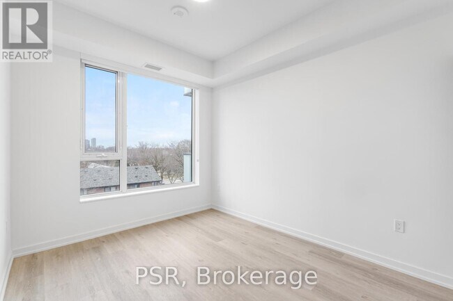 Photo du bâtiment - 4365 Bloor St W