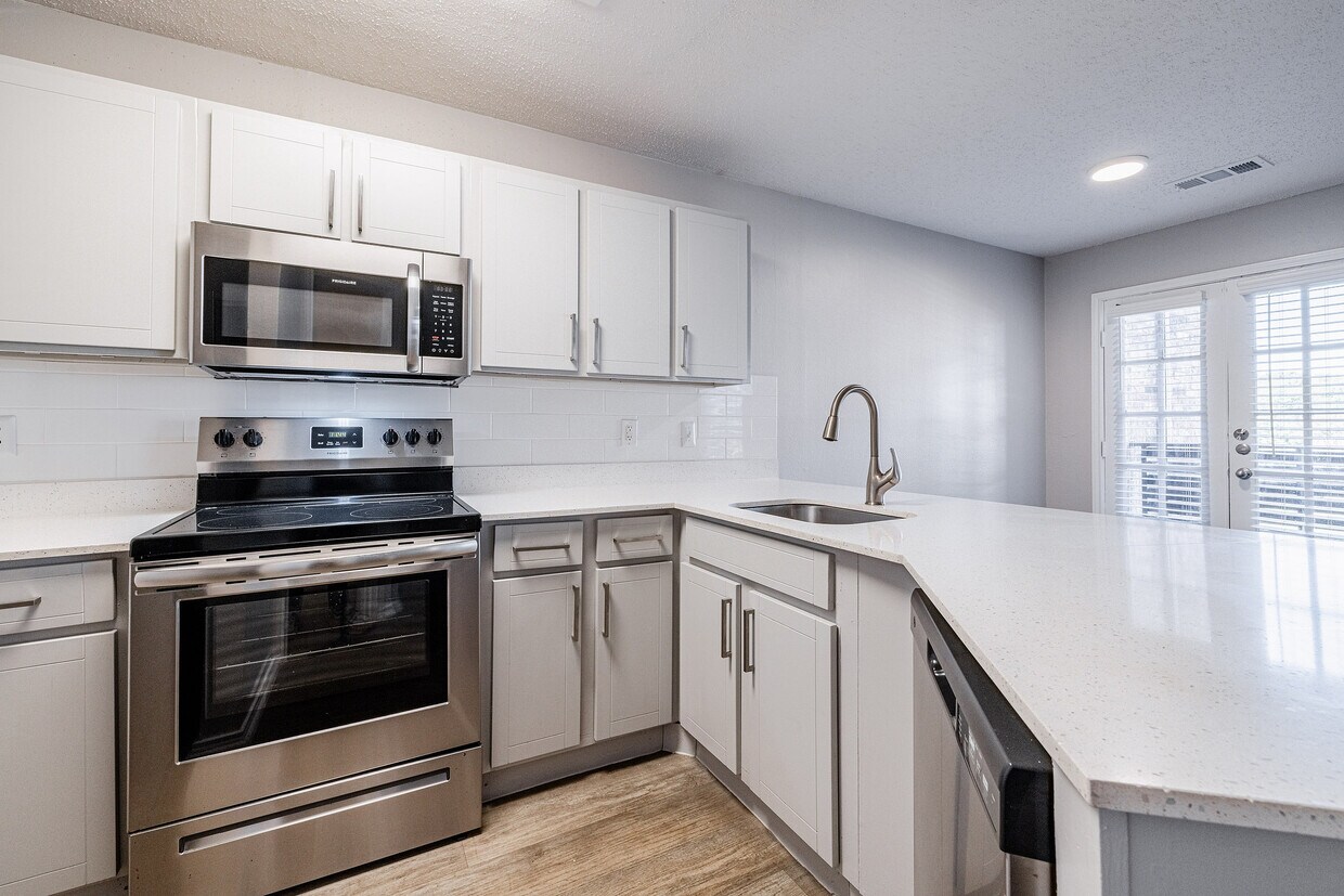 Wray North Dallas 18749 Marsh Ln Dallas, TX 75287