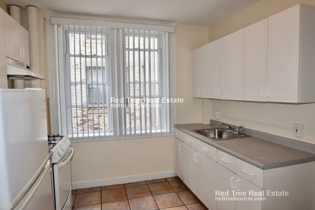 Building Photo - 5 Barrows St