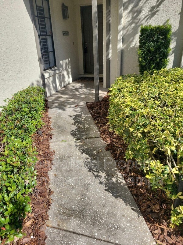 Foto del edificio - 13025 Village Chase Cir