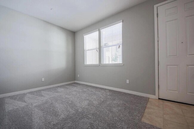 Foto del edificio - 1579 Pratt Pl