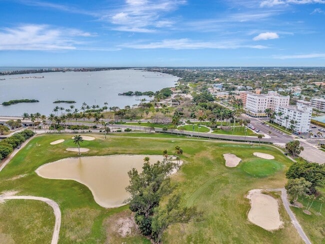 Foto del edificio - 1 N Golfview Rd