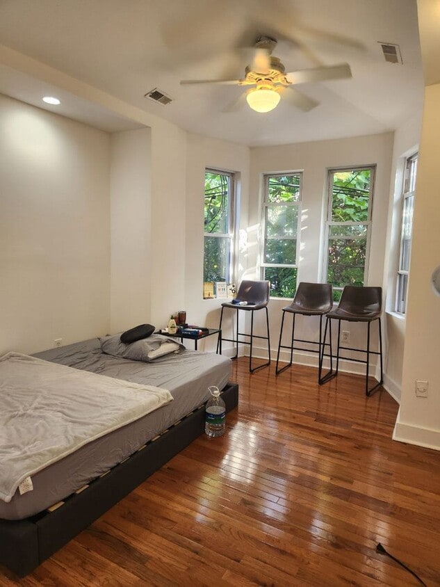 Primary Photo - Bright and spacious three bedroom unit in a great location in Brewerytown