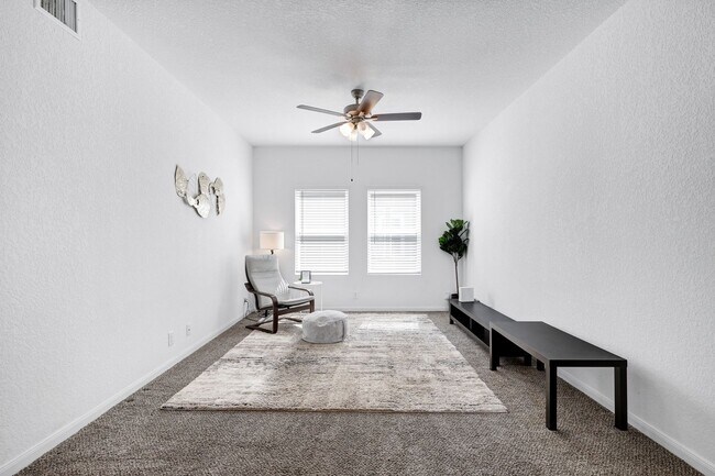 Foto del edificio - ***APPLICATION CURRENTLY UNDER REVIEW***Tw...