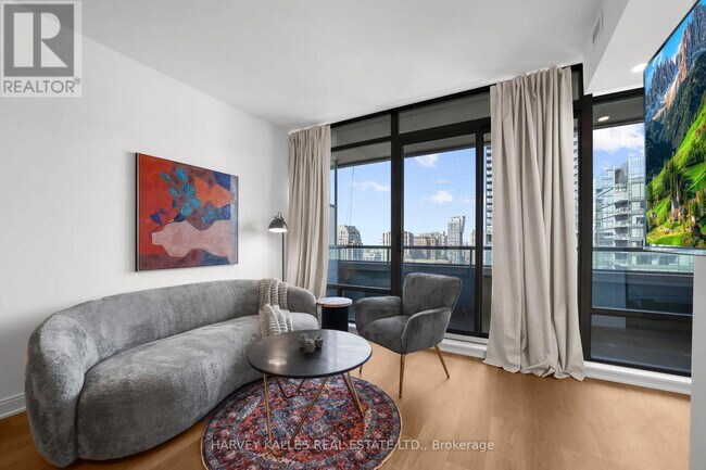 Photo du bâtiment - 18 Yorkville Ave