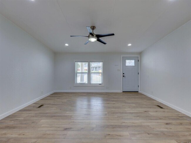 Building Photo - 4504 Atlantis Dr