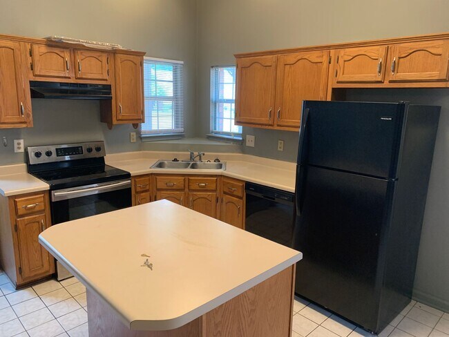 Building Photo - Under repair!