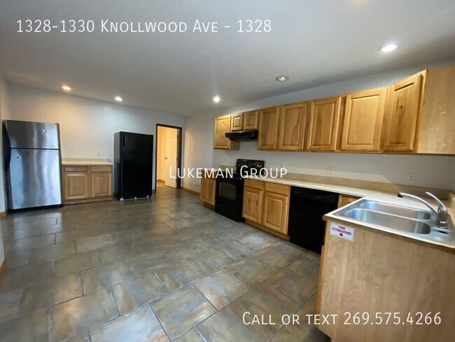 Foto del edificio - 1328-1330 Knollwood Ave-1328