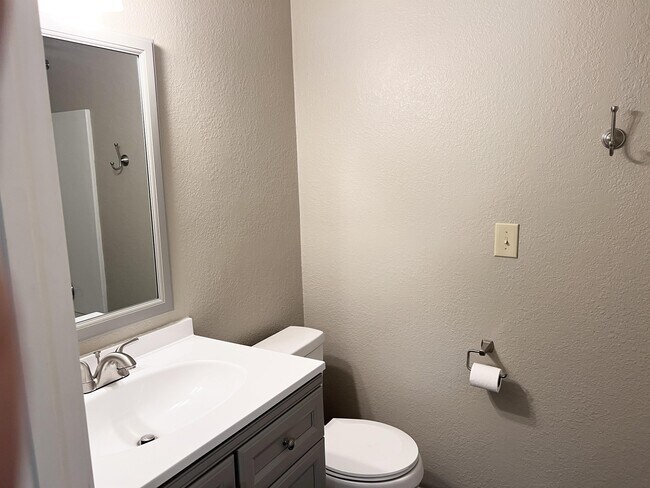 Foto del edificio - 539 Hwy 290