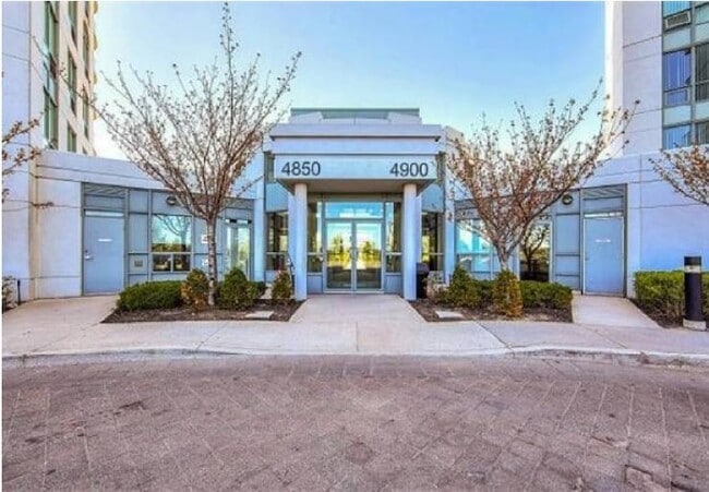 Building Photo - 4900 Glen Erin Dr